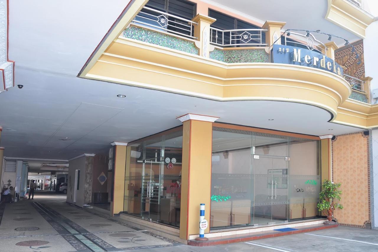 New Merdeka Hotel Jembel Exterior foto